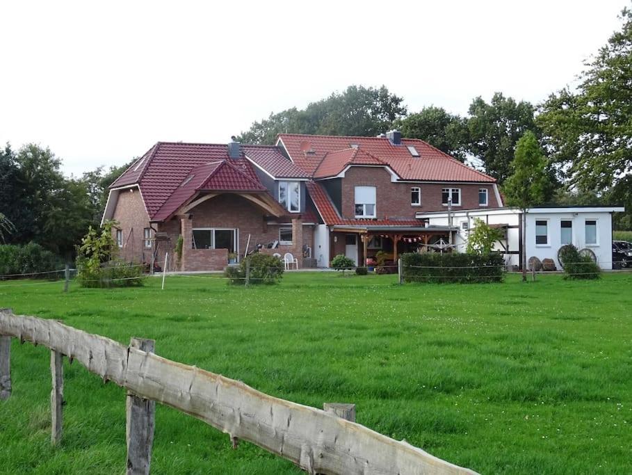 Charmante In Idyllischer Lage Apartment